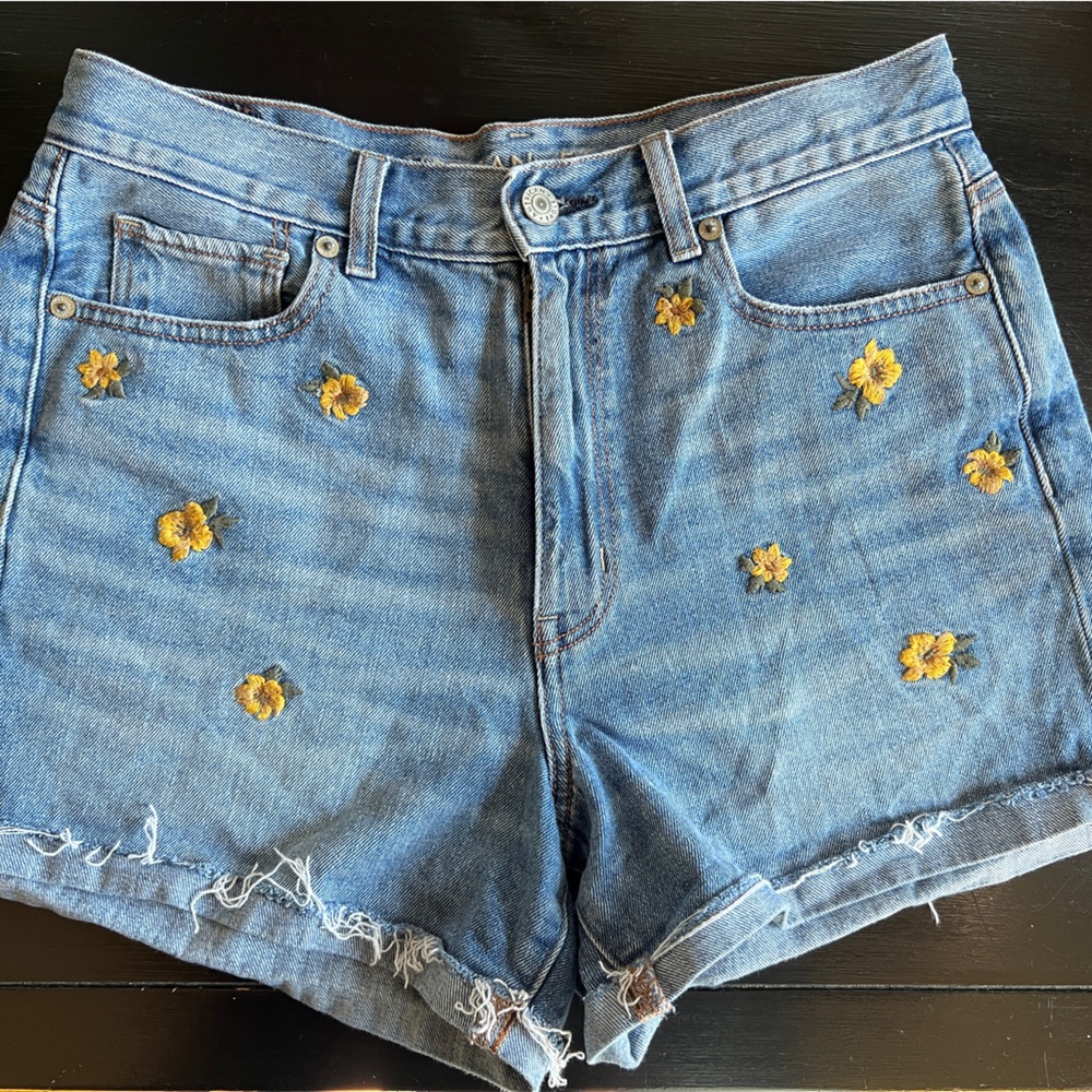 American Eagle Mom Short